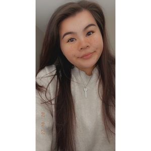 Meet your Posher, Emilie